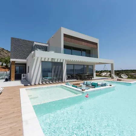 Lux Villa-stunning Views-ps4-family